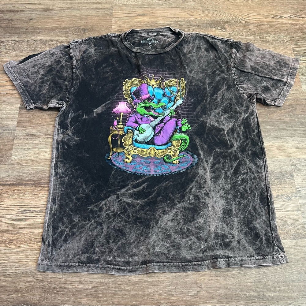 Universal Studios Mardi Gras 2024 Acid Wash Graphic Tee Men XL Vintage Style